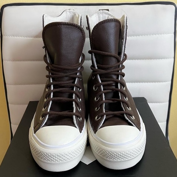 Leather chuck Taylor’s NWT - Picture 13 of 16